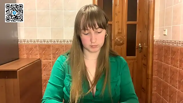 MaroonMoon  online show from October 6, 7:33 pm