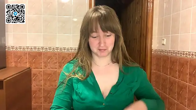 MaroonMoon  online show from October 20, 7:36 pm