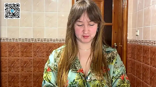 MaroonMoon  online show from March 4, 8:59 pm