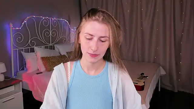 Snapshot of VesperaCeleste chatting on September 18, 3:41 am VesperaCeleste online show from September 18, 3:41 am