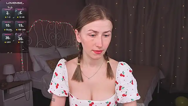 Snapshot of VesperaCeleste chatting on October 2, 5:36 am VesperaCeleste online show from October 2, 5:36 am