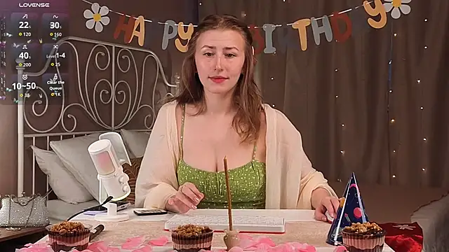 Snapshot of VesperaCeleste chatting on October 19, 5:41 am VesperaCeleste online show from October 19, 5:41 am