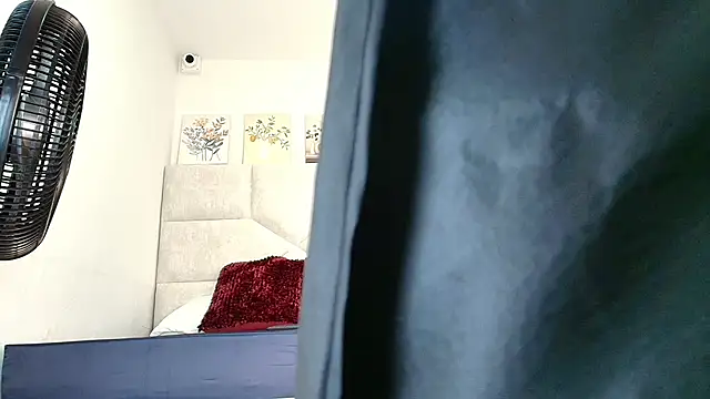 Snapshot of elizawiliamst chatting on November 12, 11:32 am elizawiliamst online show from November 12, 11:32 am