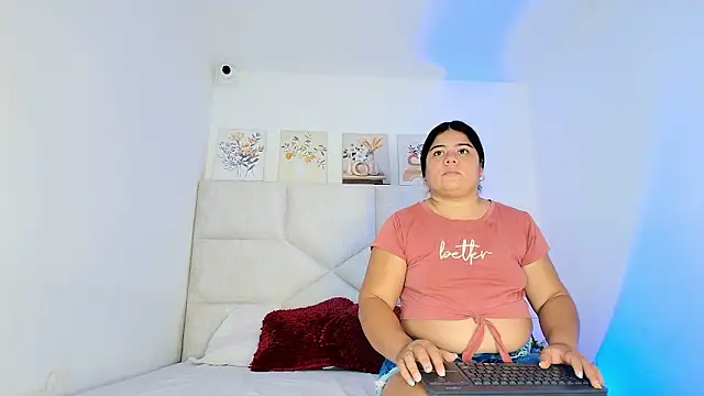 elizawiliamst online show from April 29, 5:17 pm