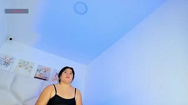 elizawiliamst online show from June 20, 11:57 am