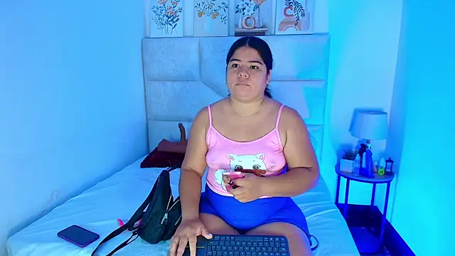 elizawiliamst online show from July 13, 11:57 am
