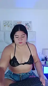 elizawiliamst online show from July 18, 12:31 pm