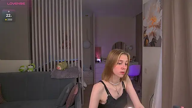 Snapshot of sofiapurex chatting on October 9, 6:17 pm sofiapurex online show from October 9, 6:17 pm