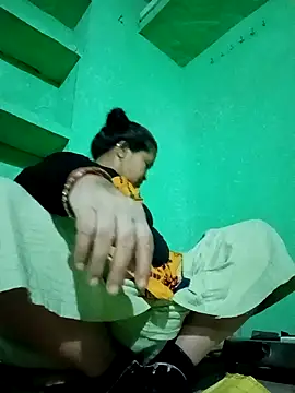 Manavi x online show from February 13, 2:35 pm