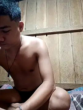 Snapshot of Hottie_pinoy21 chatting on November 16, 1:33 am Hottie pinoy21 online show from November 16, 1:33 am