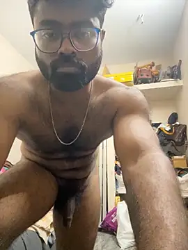 Snapshot of DJLOVE280825 chatting on October 6, 11:35 pm DJLOVE280825 online show from October 6, 11:35 pm