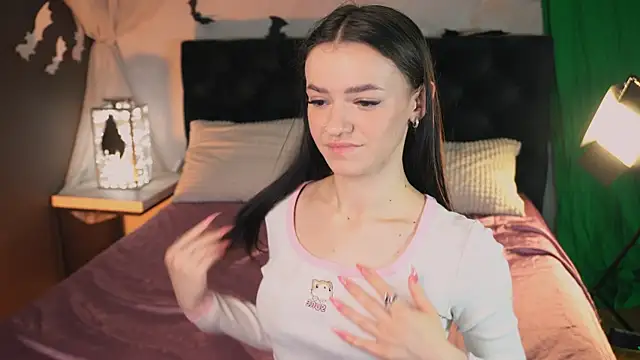 E l i z e  online show from November 1, 5:31 am