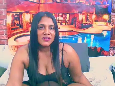 Snapshot of IndianSexyLady4u chatting on November 15, 6:48 pm IndianSexyLady4u online show from November 15, 6:48 pm