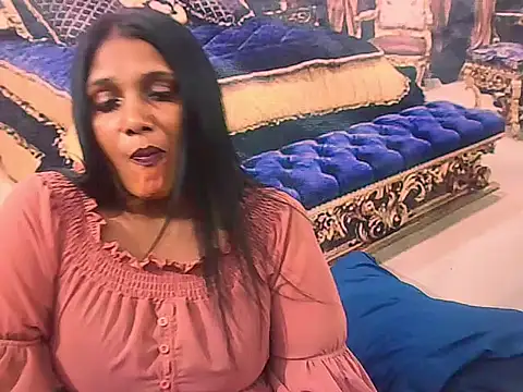 Snapshot of IndianSexyLady4u chatting on December 14, 8:46 pm IndianSexyLady4u online show from December 14, 8:46 pm