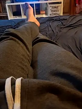 Snapshot of Horny_mummy chatting on November 29, 1:58 pm Horny mummy online show from November 29, 1:58 pm