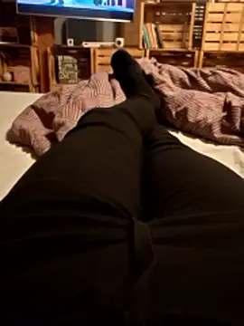 Snapshot of Horny_mummy chatting on March 23, 8:35 pm Horny mummy online show from March 23, 8:35 pm