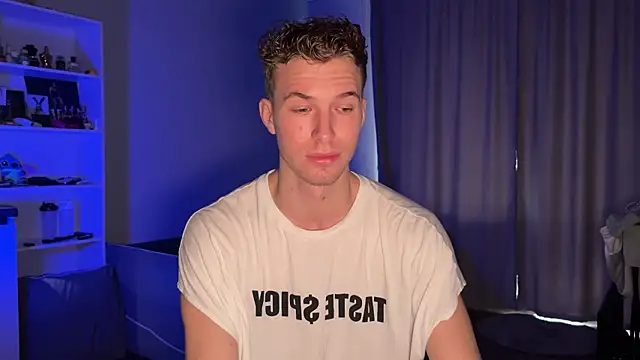 Snapshot of yoursaotome chatting on September 18, 9:44 am yoursaotome online show from September 18, 9:44 am