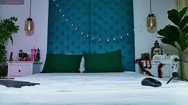 LollyShine online show from October 31, 7:48 pm