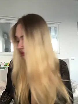 LunaMillie online show from September 27, 12:21 pm