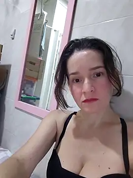 Snapshot of _anita_rojas chatting on May 2, 2:44 pm anita rojas online show from May 2, 2:44 pm