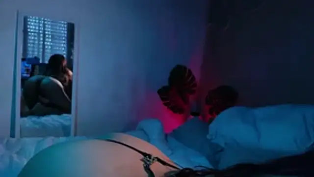 Snapshot of Jess_tattoo11 chatting on December 15, 6:34 pm Jess tattoo11 online show from December 15, 6:34 pm