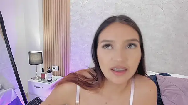 Snapshot of NaomyCollins__ chatting on June 2, 2:08 pm NaomyCollins online show from June 2, 2:08 pm