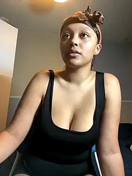 Snapshot of Marleymols chatting on December 2, 9:32 pm Marleymols online show from December 2, 9:32 pm