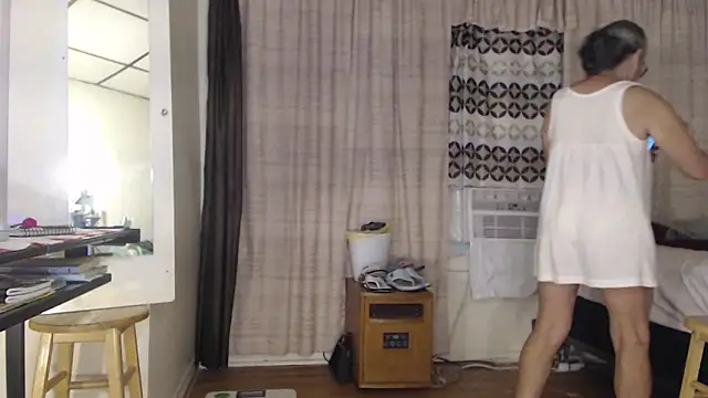 Snapshot of ANALTRAINING4U2 chatting on October 1, 4:51 am ANALTRAINING4U2 online show from October 1, 4:51 am