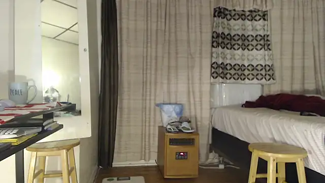 Snapshot of ANALTRAINING4U2 chatting on October 17, 4:04 am ANALTRAINING4U2 online show from October 17, 4:04 am