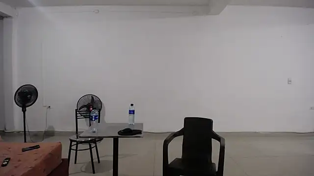 Snapshot of yohacriss chatting on October 28, 5:44 am yohacriss online show from October 28, 5:44 am