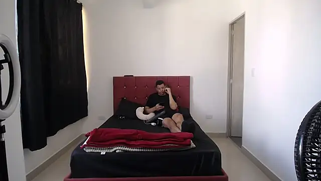 Snapshot of yohacriss chatting on November 23, 1:33 pm yohacriss online show from November 23, 1:33 pm