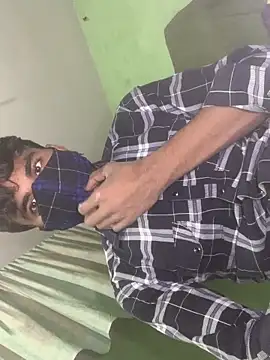 Snapshot of uniquesexyboy5689 chatting on November 4, 1:54 pm uniquesexyboy5689 online show from November 4, 1:54 pm