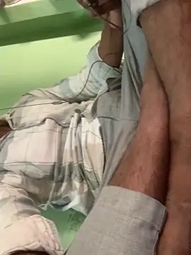 Snapshot of uniquesexyboy5689 chatting on November 11, 9:20 am uniquesexyboy5689 online show from November 11, 9:20 am