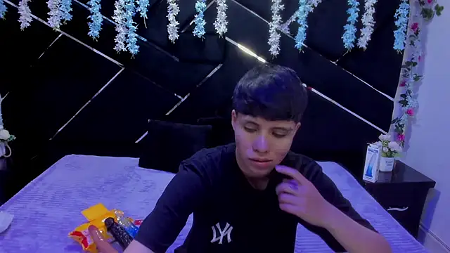 Bruno Cruzz online show from February 11, 2:49 am