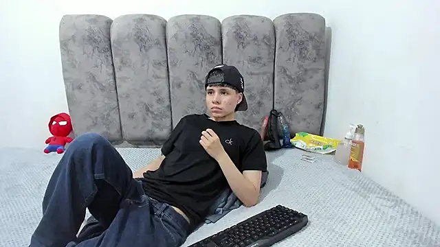 Bruno Cruzz online show from June 13, 2:09 am