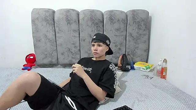 Bruno Cruzz online show from June 19, 2:16 am