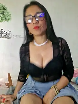 Snapshot of SofiiMilf chatting on May 6, 7:19 pm SofiiMilf online show from May 6, 7:19 pm