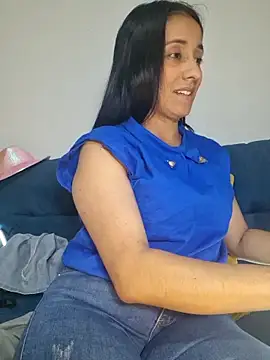 Snapshot of SofiiMilf chatting on June 11, 2:33 am SofiiMilf online show from June 11, 2:33 am