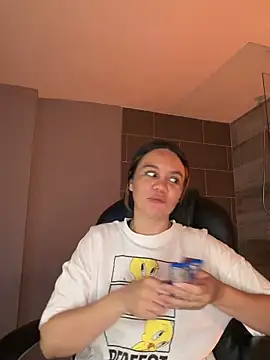 Sky Junne online show from March 9, 5:50 pm