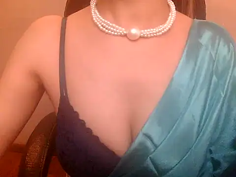 Snapshot of akankshapuri chatting on November 8, 3:07 am akankshapuri online show from November 8, 3:07 am