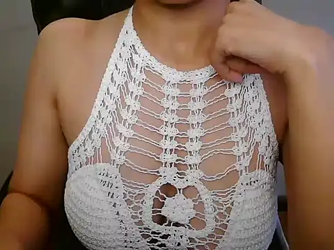 Snapshot of akankshapuri chatting on December 1, 6:51 am akankshapuri online show from December 1, 6:51 am