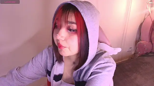 Snapshot of sophiievv chatting on October 1, 7:20 pm sophiievv online show from October 1, 7:20 pm