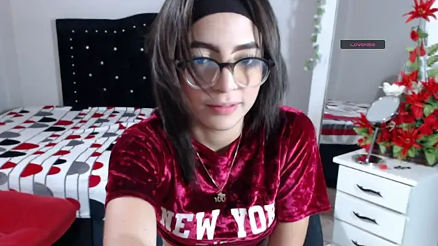 Coraline Playful online show from September 20, 12:50 pm