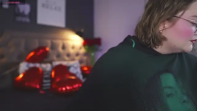 Snapshot of Alissa_S chatting on February 12, 1:06 pm Alissa S online show from February 12, 1:06 pm