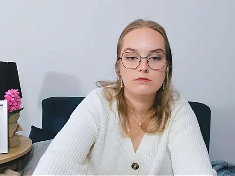 Snapshot of AliceCrazy69 chatting on September 16, 3:35 pm AliceCrazy69 online show from September 16, 3:35 pm