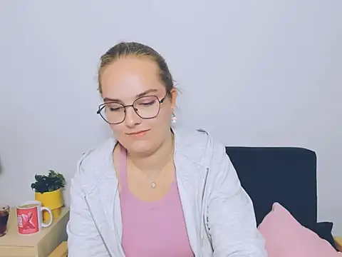 Snapshot of AliceCrazy69 chatting on October 2, 8:16 pm AliceCrazy69 online show from October 2, 8:16 pm