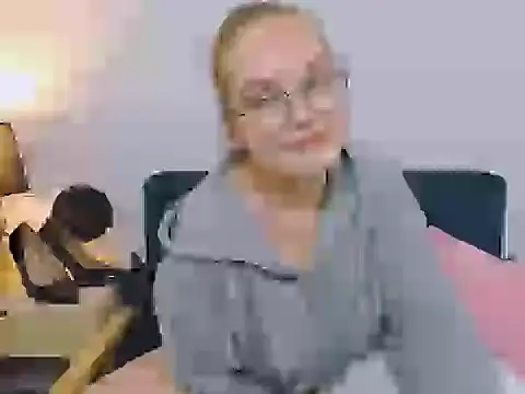 Snapshot of AliceCrazy69 chatting on November 17, 3:18 pm AliceCrazy69 online show from November 17, 3:18 pm