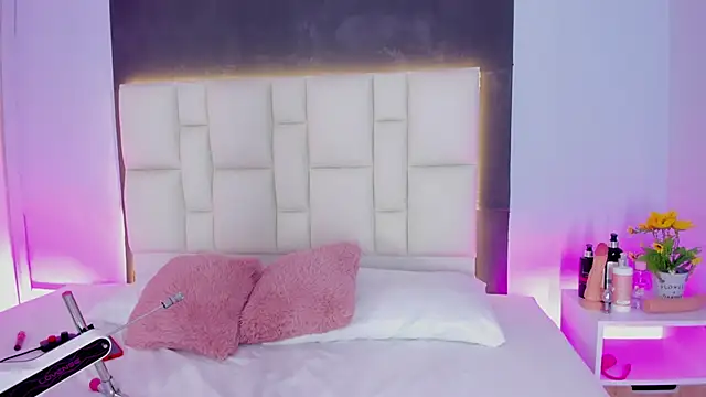 SammyRose  online show from October 3, 8:17 pm