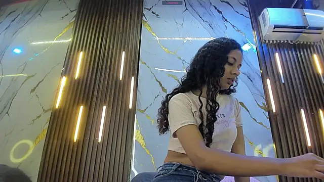 VictoriaDuart online show from November 27, 8:00 pm