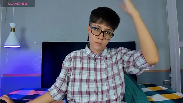 Tsuki Maru online show from November 7, 8:09 pm